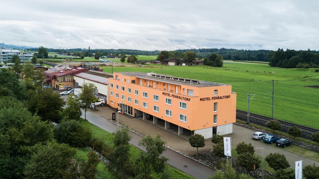 Motel Fehraltorf Uster Exterior foto